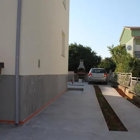 Apartment Mamia Liznjan